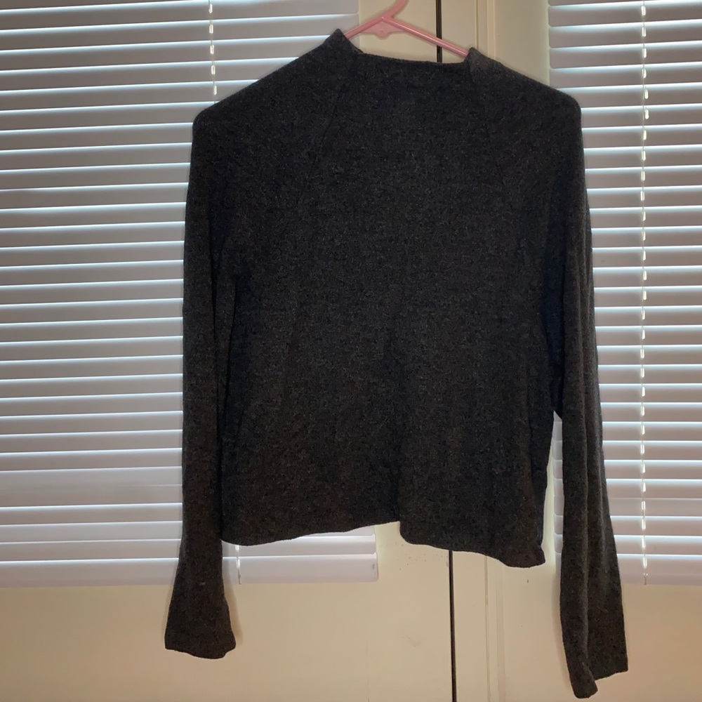 Gray long sleeve sweater